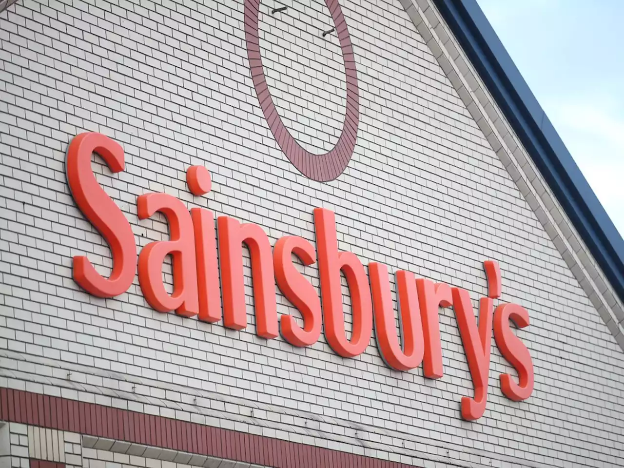 Sainsbury’s launches hiring spree for 18,000 extra Christmas jobs