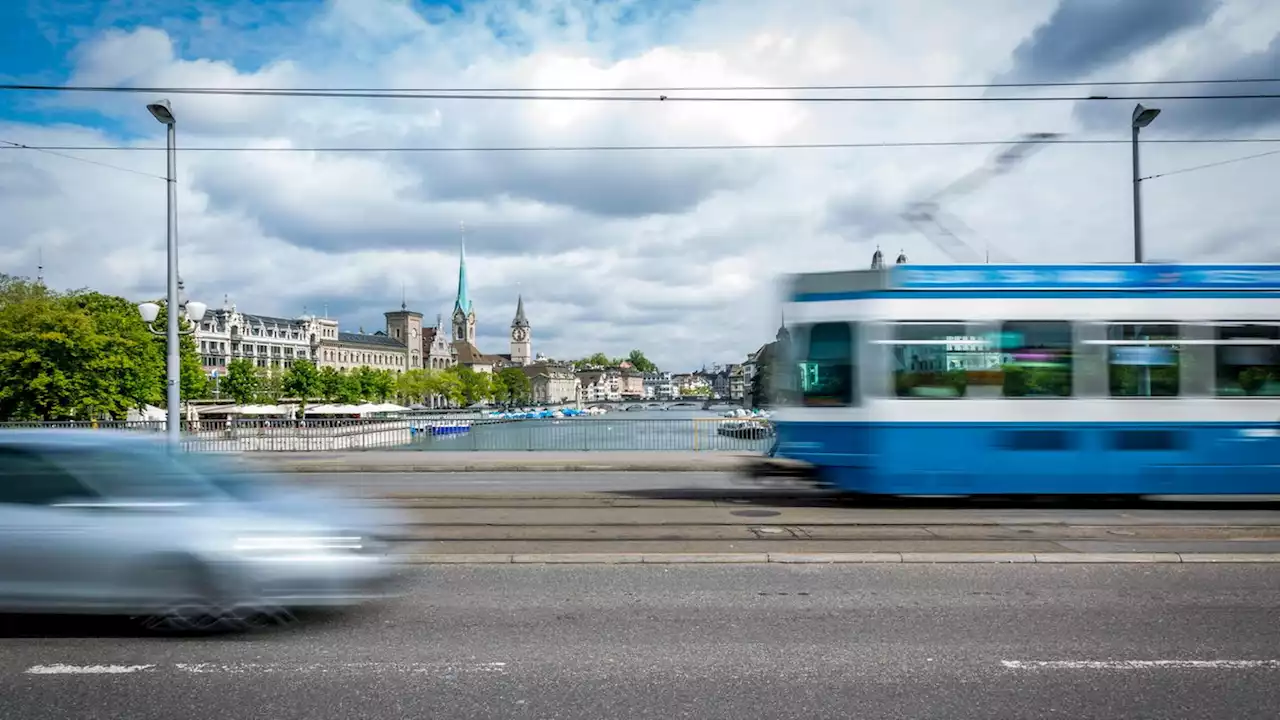 Meinung: Ich fahre wieder Auto. Der Klimakrise zum Trotz. Auf den ÖPNV ist kein Verlass(stern+)