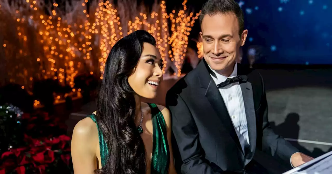 Netflix’s Christmas With You has Freddie Prinze Jr, Aimee Garcia, and *all* the nostalgia