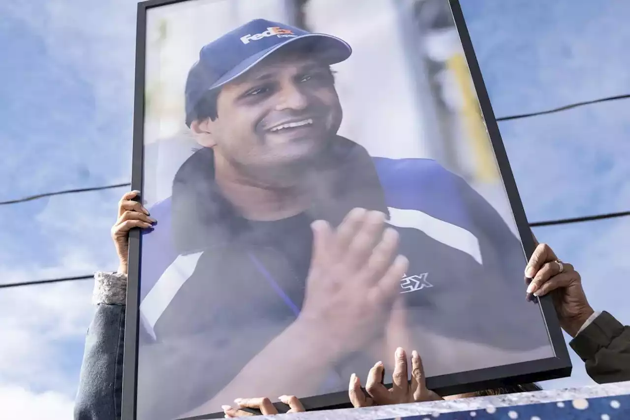 Candlelight vigil held for man who died in interaction with Toronto police