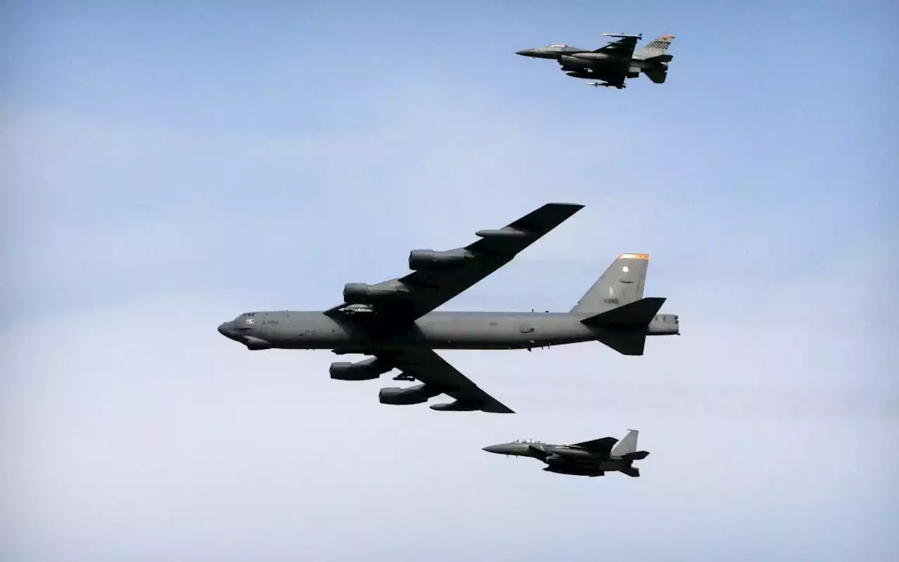 US sending nuclear-capable bombers that could reach China to Australia base