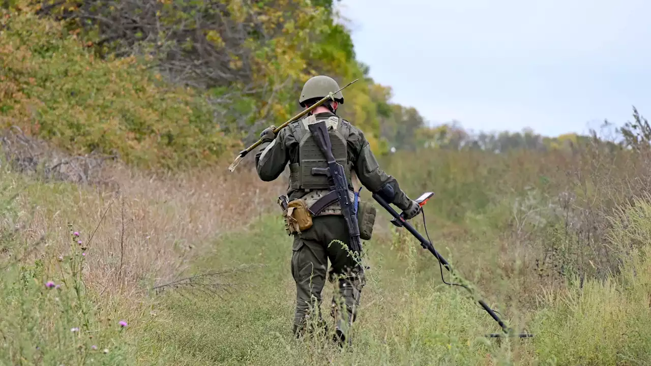 L'Ukraine confrontée au fléau des mines, ces armes qui 'prolongent la guerre après la guerre'