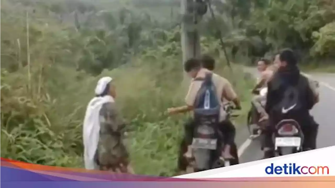 Nenek Ditendang Pelajar yang Viral di Tapsel Diduga ODGJ