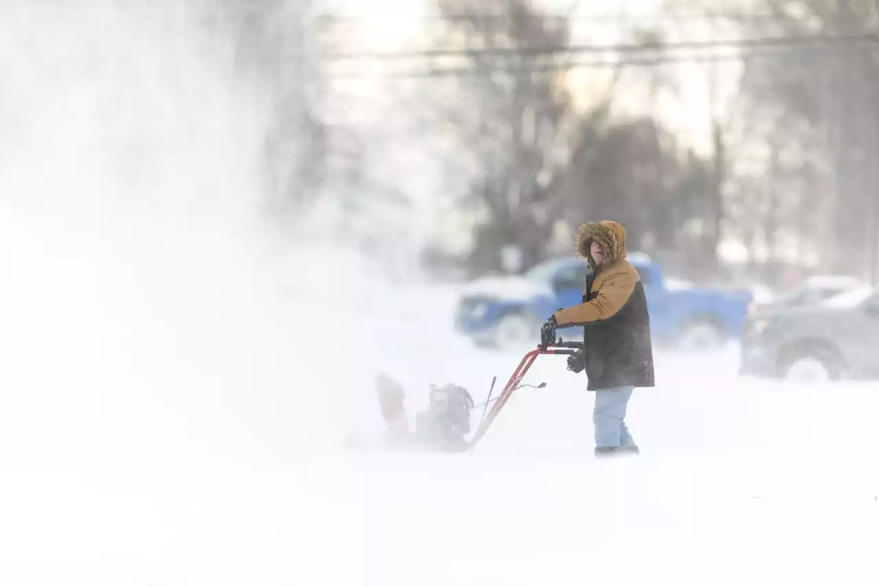 Environment Canada warns of continuing snow, reduced visibility for parts of Ontario