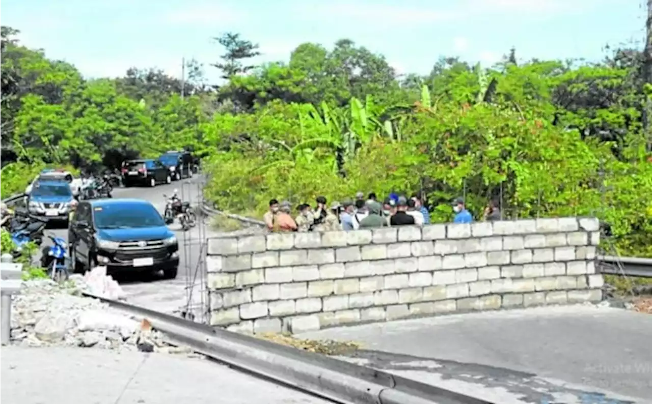 BuCor to tear down concrete barriers along NBP roads