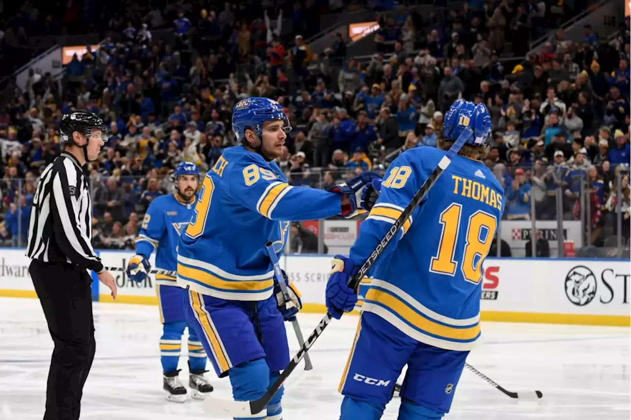 Blues defeat Ducks, 6-2, behind 5-point night from Buchnevich