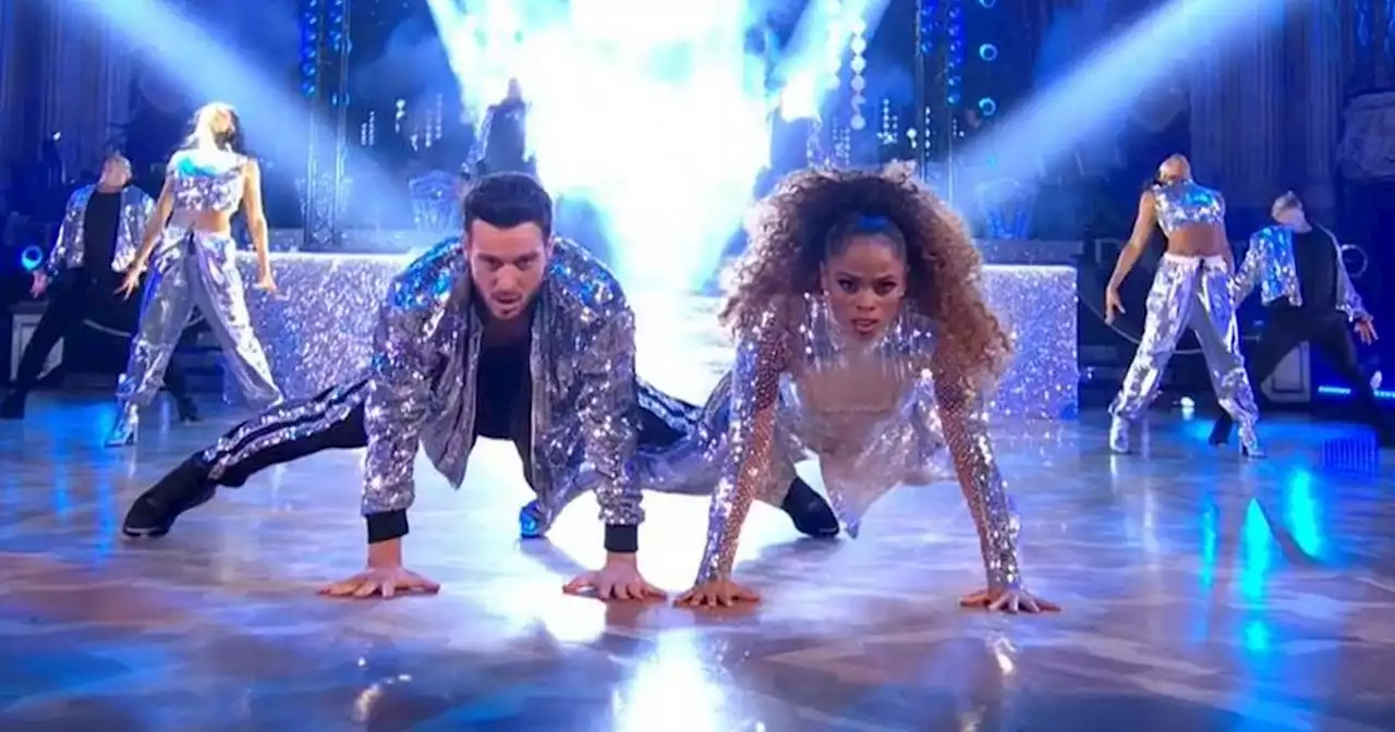 Fleur East lands first perfect score of the series for epic Beyoncé routine