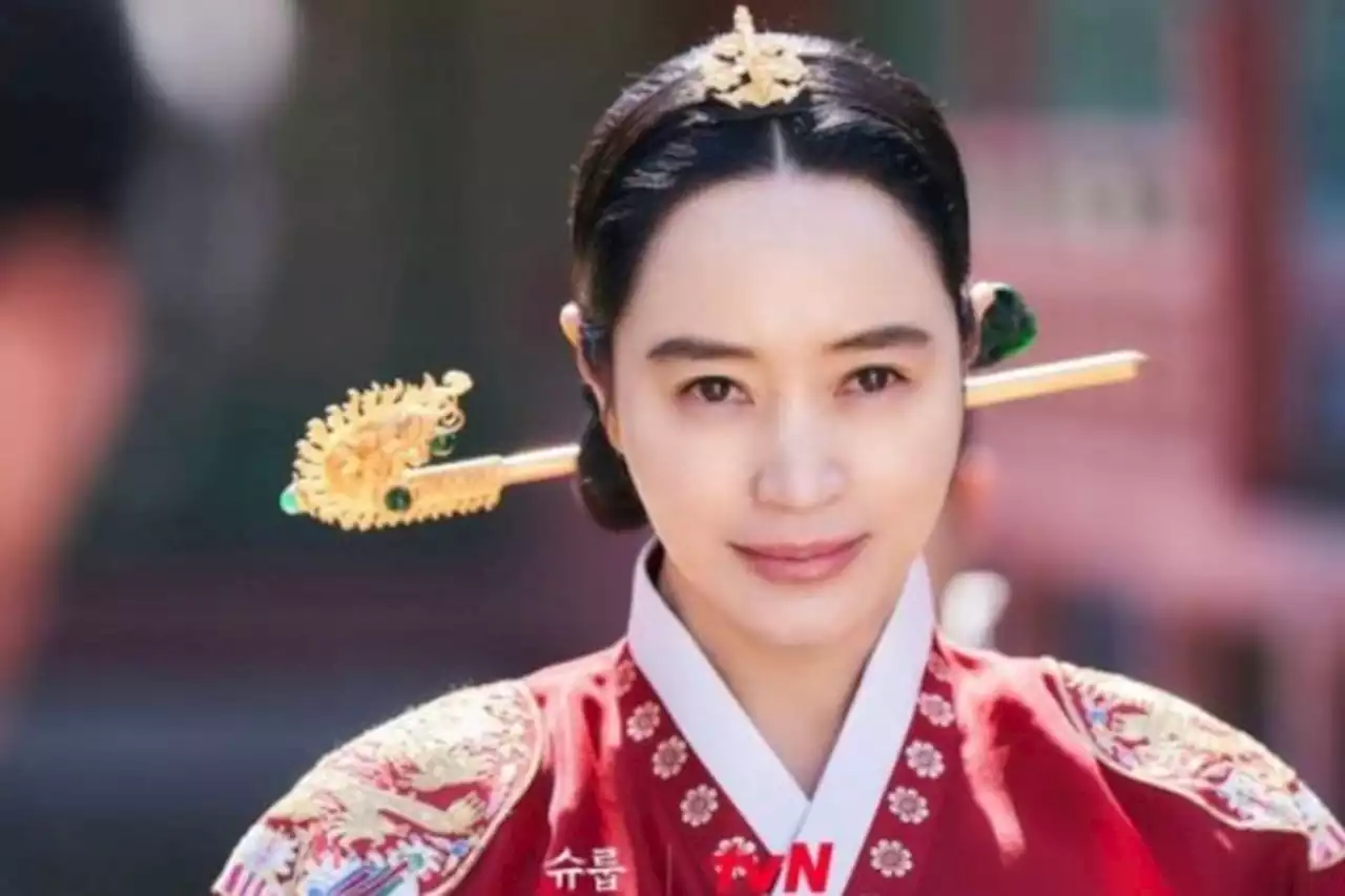 Link Streaming Under The Queen's Umbrella Episode 12 Sub Indo: Nyawa Pangeran Seongnam dalam Bahaya - Pikiran-Rakyat.com