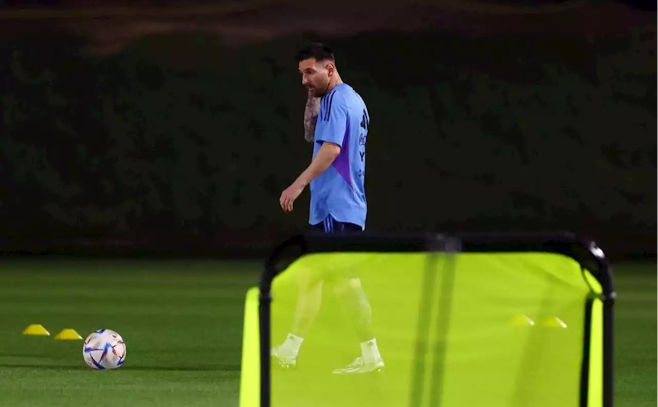 Soccer-Messi does light training away from Argentina team