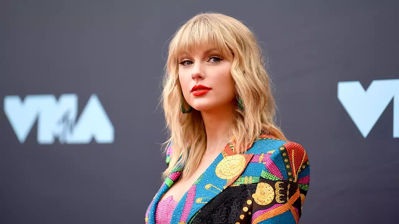 Taylor Swift Tickets Breakdown Probed by Attorneys General