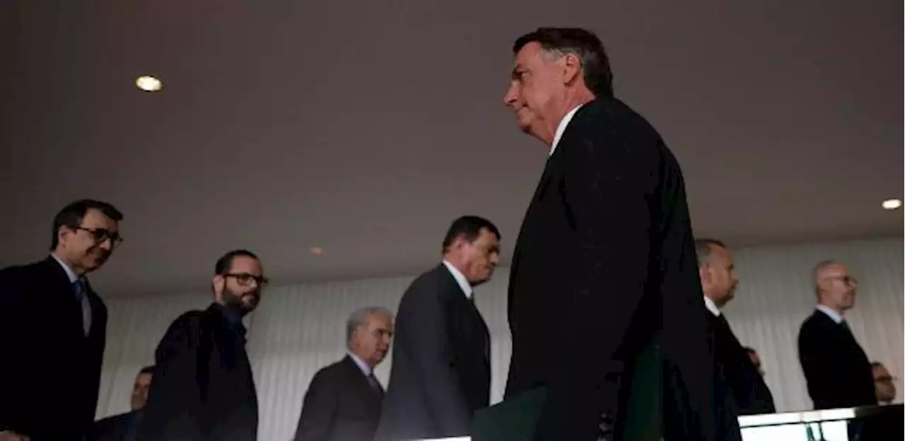 Não ajuda, mas não atrapalha: Aliados de Lula comemoram sumiço de Bolsonaro