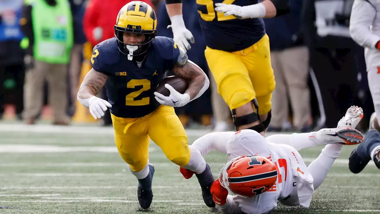 Michigan's Blake Corum misses most of second half against Illinois with injury