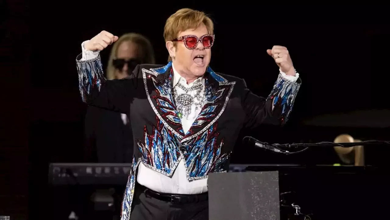 At Dodger Stadium, Elton John Makes His Saunter to the Touring