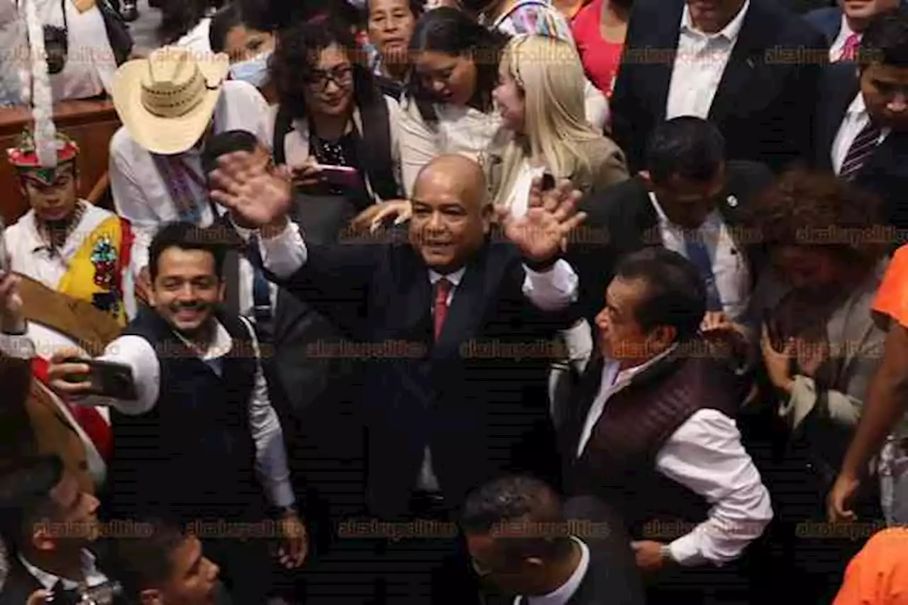 Cuitláhuac niega que fiesta en Congreso por Cisneros sea “culto a la personalidad”