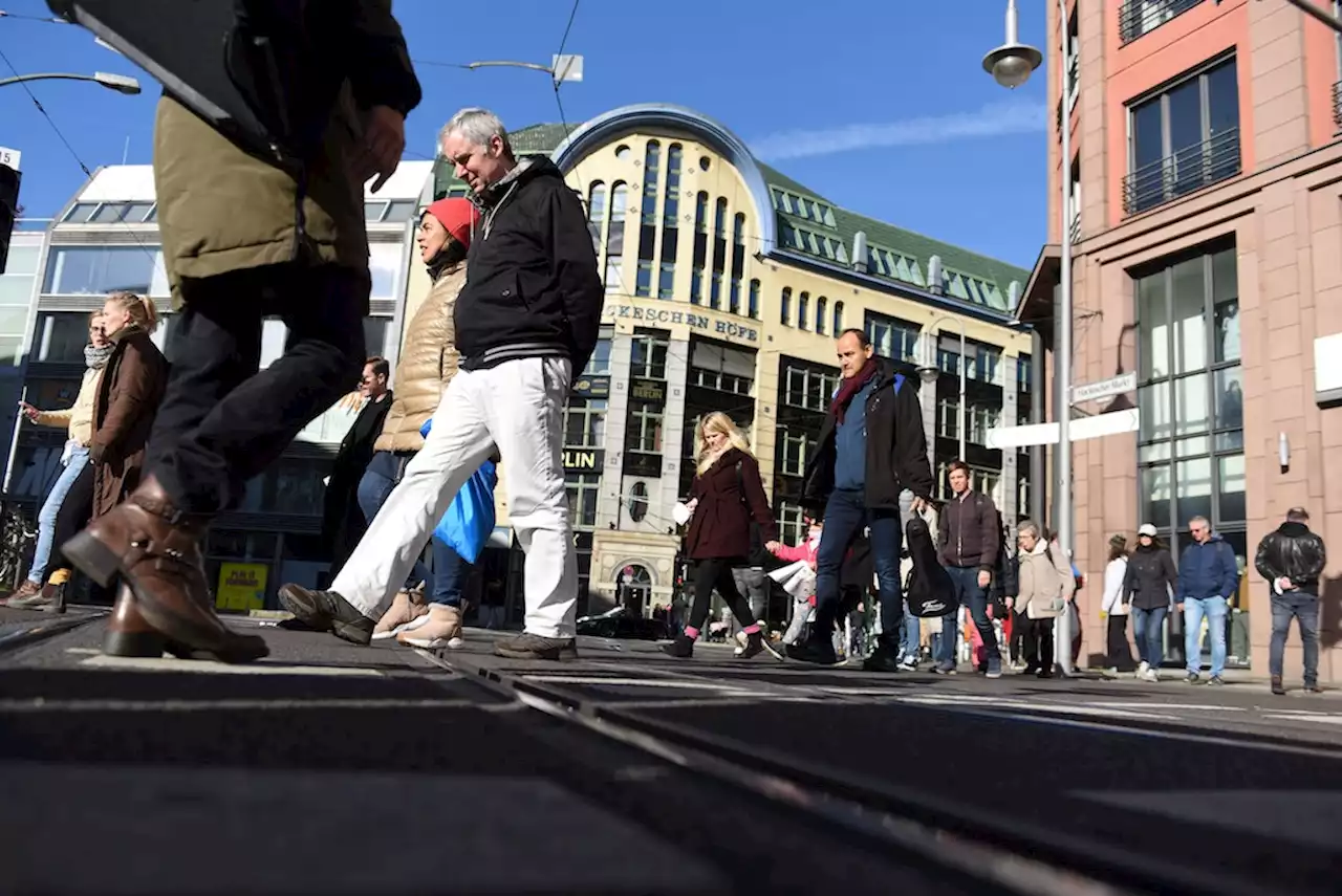 Für Autos tabu: Hackescher Markt könnte Berlins nächste neue Fußgängerzone werden