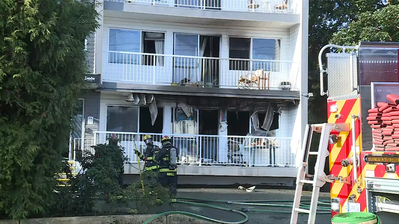 'Very fortunate': Some tenants living in fire-damaged Nanaimo apartment building allowed back