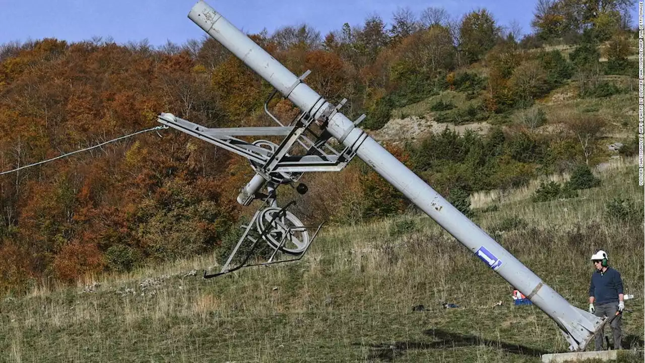 Village in French Alps demolishes its ski lift because there's no snow left