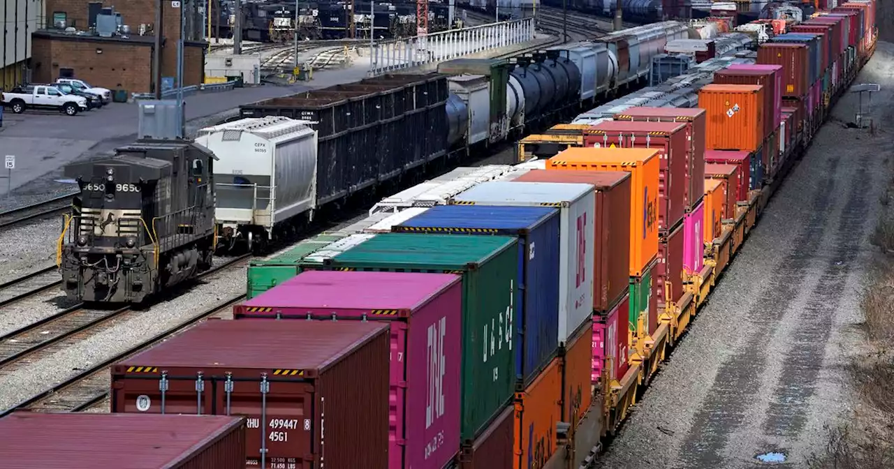 U.S. supply chain could suffer as unions, railroads clash