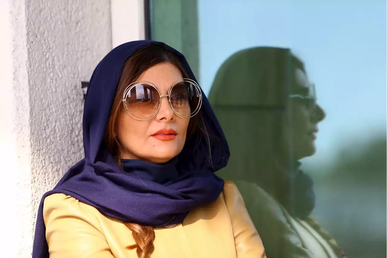 Top Iranian Actresses Hengameh Ghaziani & Katayoun Riahi Arrested After Publicly Removing Headscarves – Reports