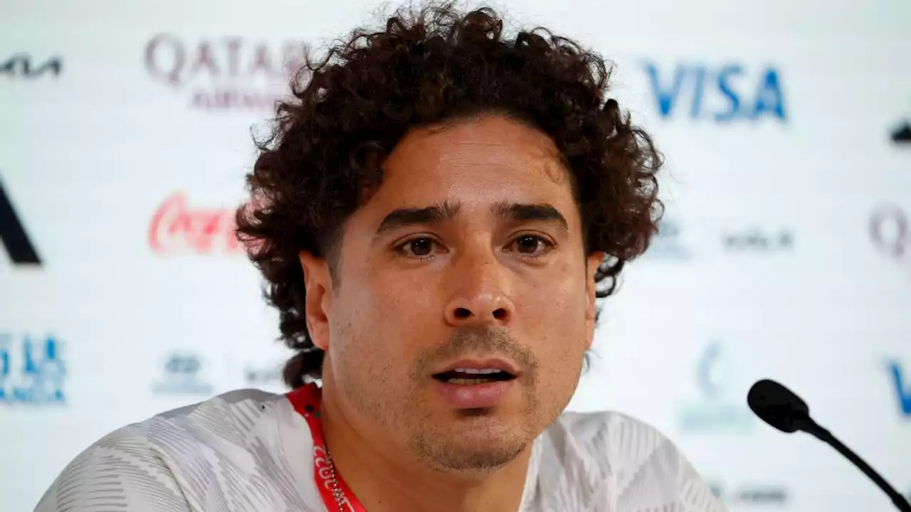 Guillermo Ochoa pide apoyo para Raúl Jiménez: 'han sido injustos con él'