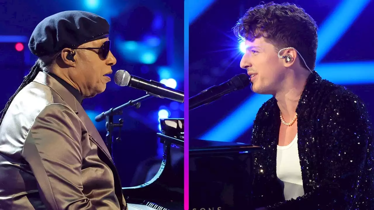 Stevie Wonder and Charlie Puth Deliver Duel-Piano Duet at 2022 AMAs