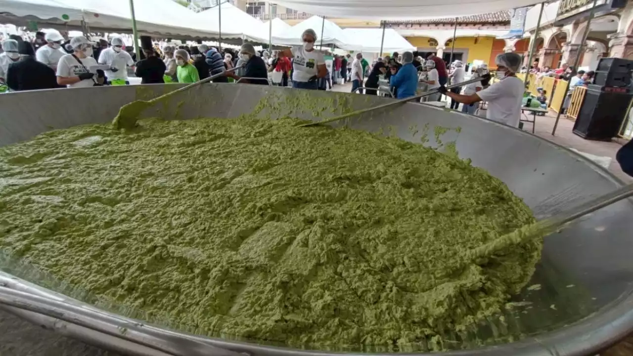 Michoacán rompe el récord del guacamole más grande del mundo