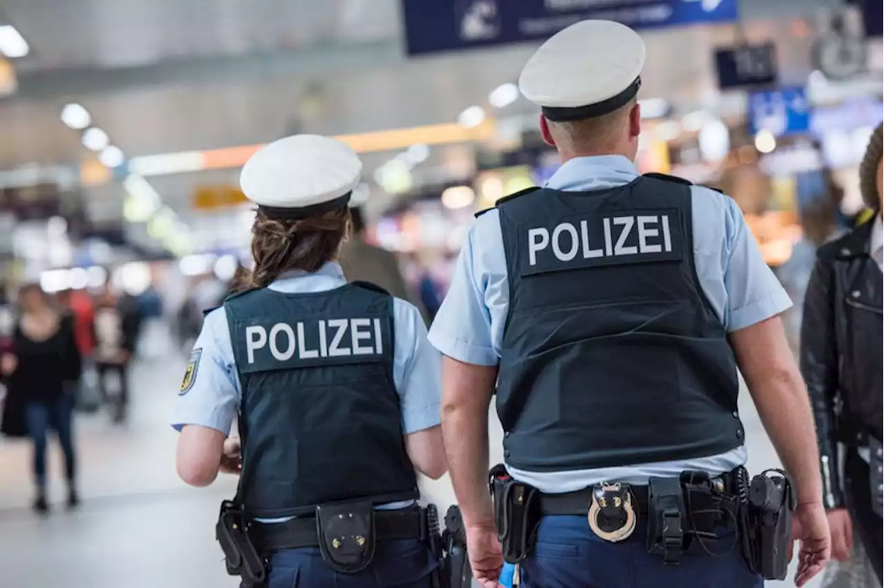 Schlägerei am Regensburger Bahnhof: Zeugen wollen schlichten und werden bei Prügelei verletzt - idowa