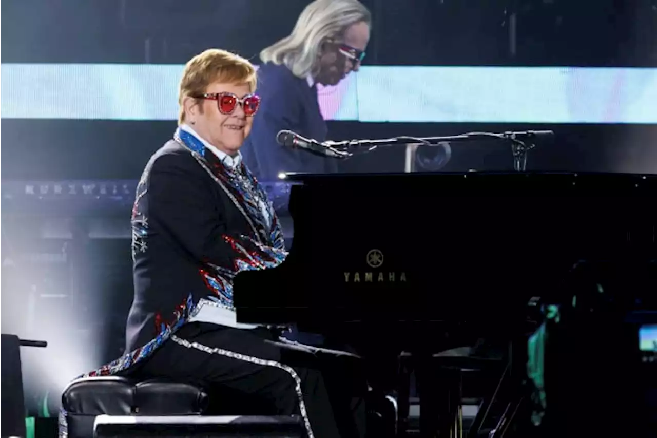 Elton John rockets toward retirement at Dodger Stadium