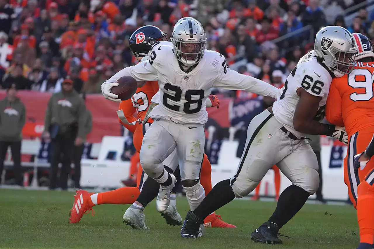 Derek Carr y los Raiders acaban con los Broncos en tiempo extra