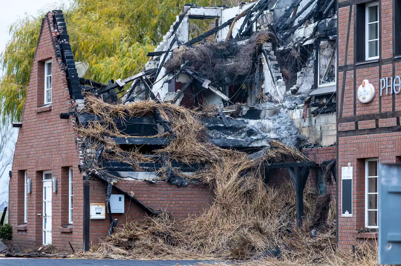 Nach Brand in Unterkunft: Geflüchtete sollen in Sporthalle – doch es gibt Widerstand