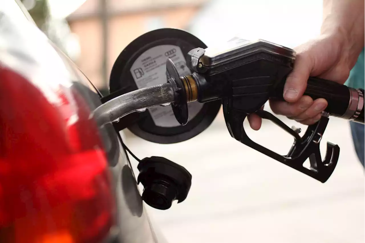 San Diego County Gas Prices Drop Ahead of Thanksgiving Travel