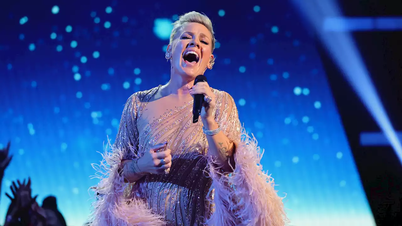 Pink Pays Tribute To Olivia Newton-John With Powerhouse Performance At AMAs