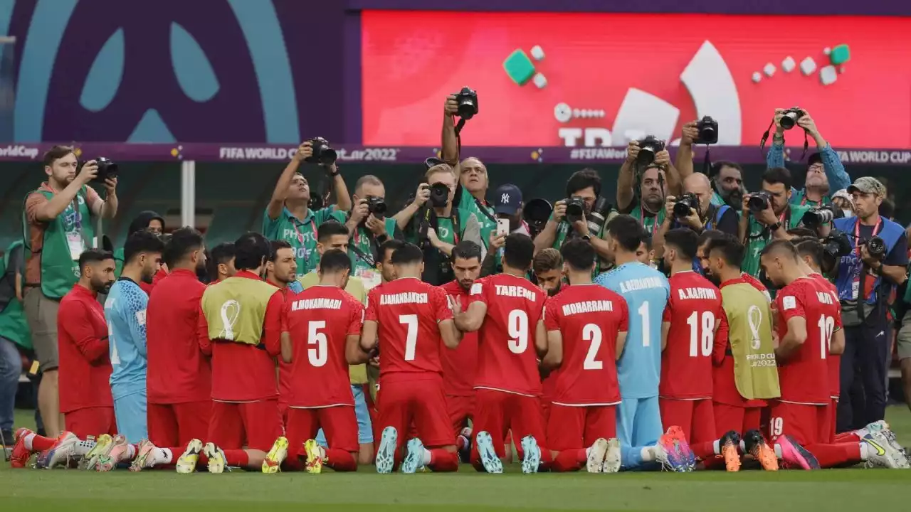 Qatar: Selección de Irán no canta su himno en partido de Inglaterra; protestan contra su gobierno