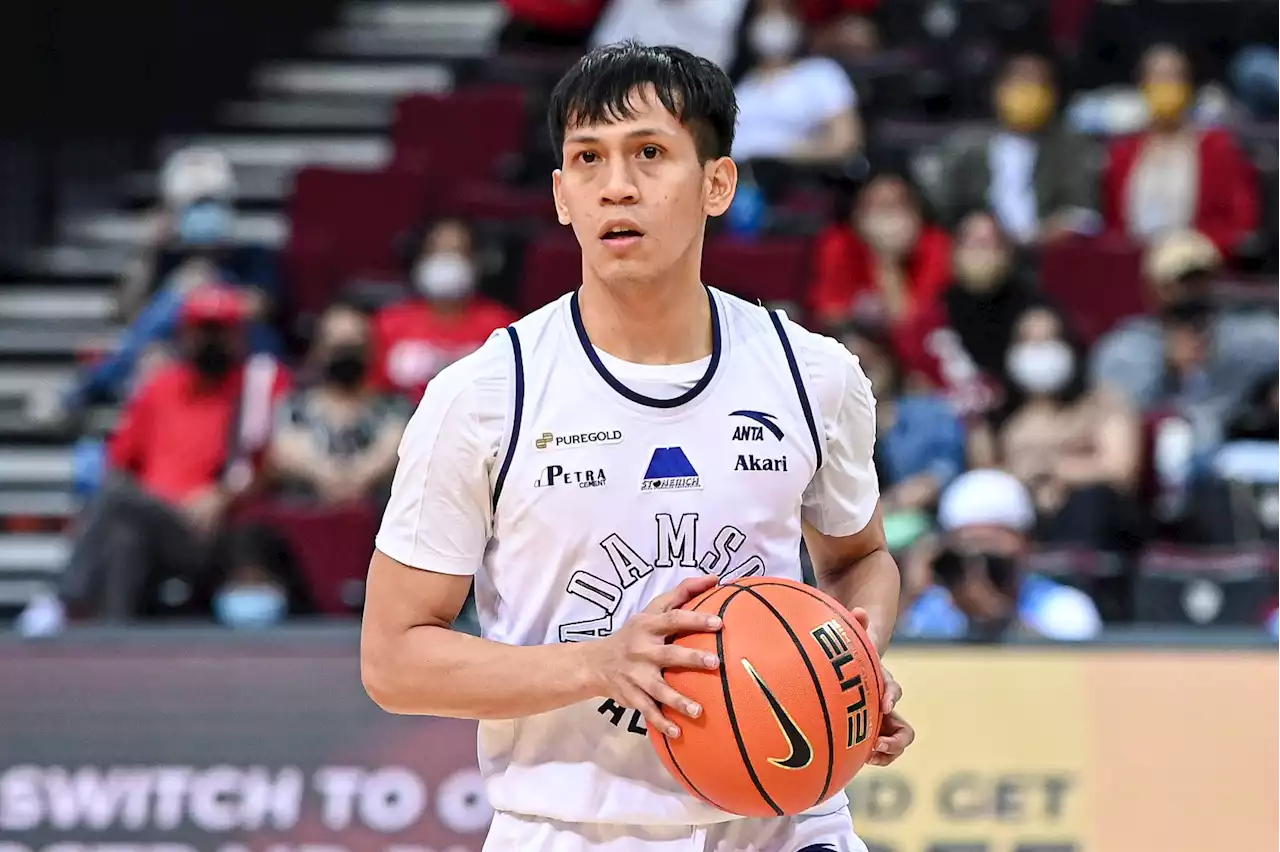 Injured Jerom Lastimosa makes shock appearance as Adamson denies UE comeback