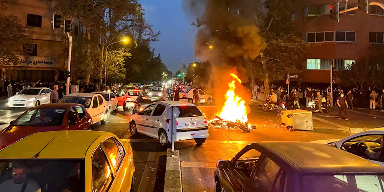 Proteste gegen das Regime im Iran: U18 und gegen das System