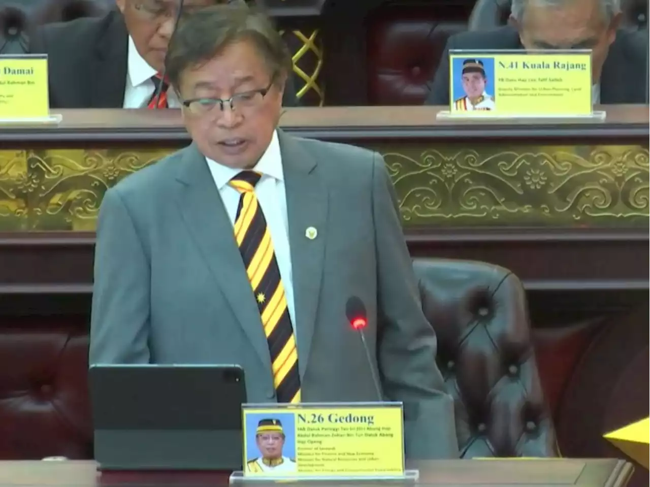 Premier Sarawak bentang bajet 2023 berjumlah RM10.797 bilion