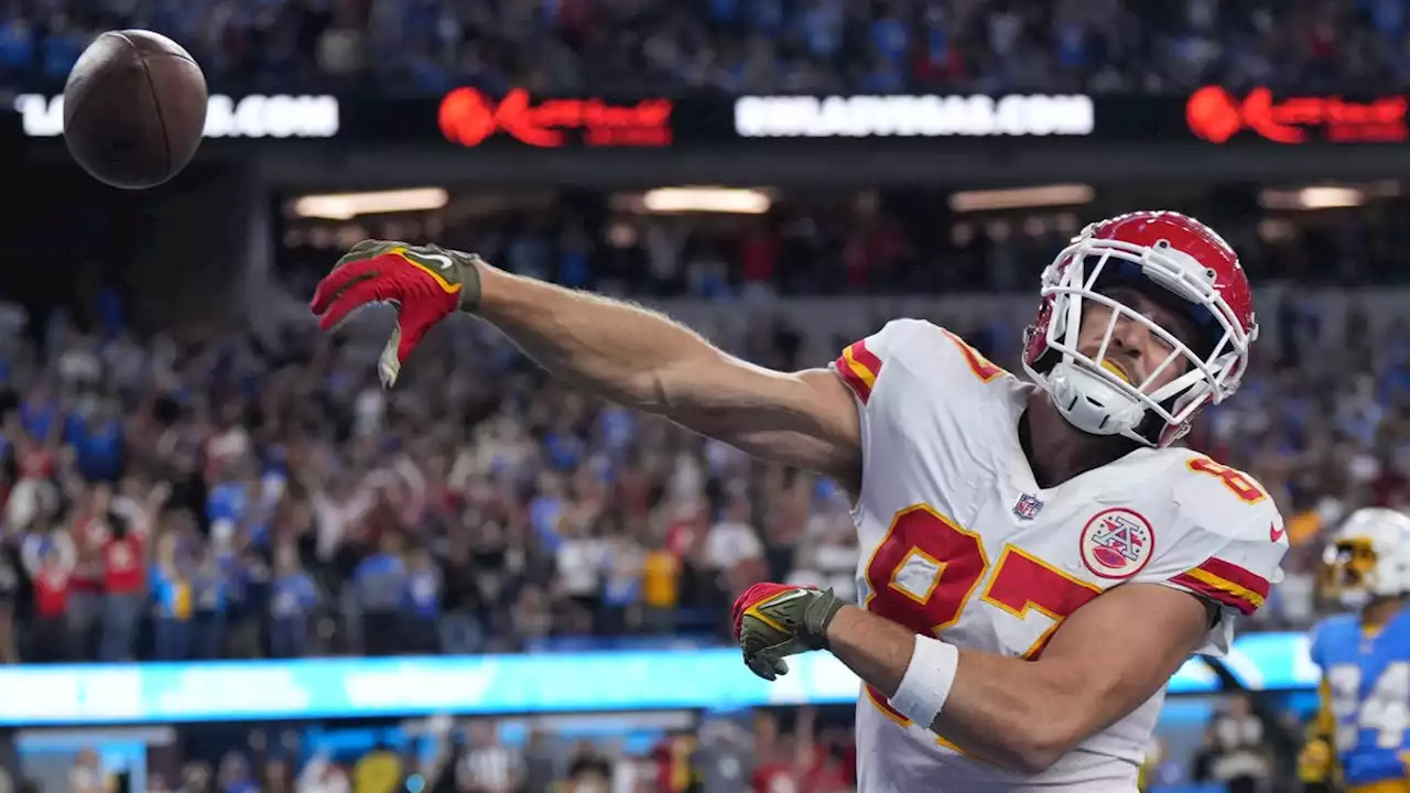 Patrick Mahomes-Travis Kelce connection sparks Chiefs' thrilling SNF win over Chargers