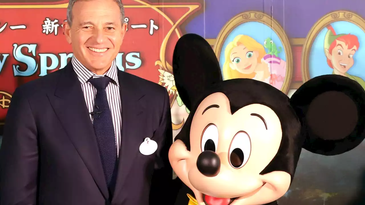 Disney : l'ancien PDG Bob Iger reprend ses fonctions, Bob Chapek démissionne