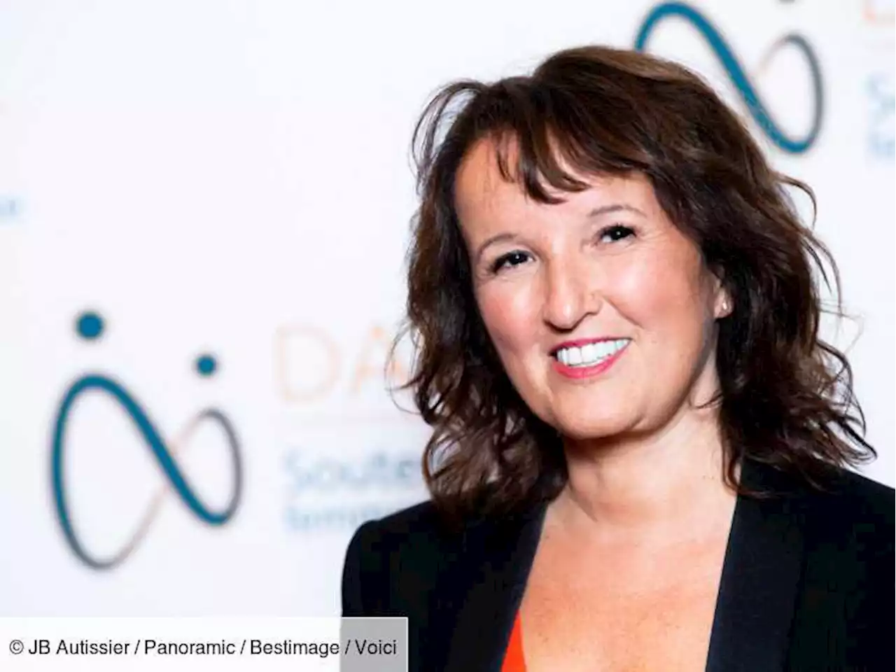 Anne Roumanoff « trop bavarde » : cette confidence intime qu'elle regrette avoir dévoilée - Voici