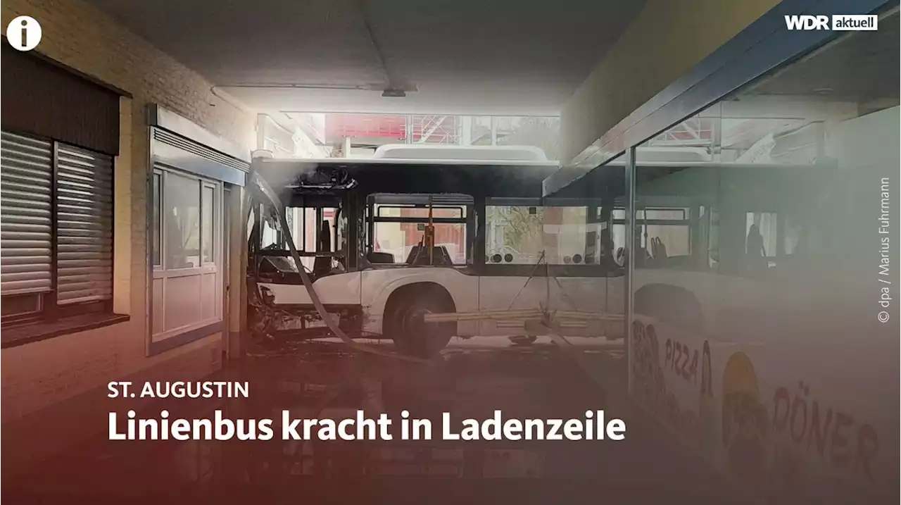 Linienbus kracht in Sankt Augustin in Ladenzeile