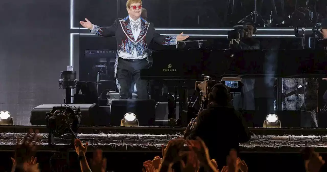 Elton John rockets toward retirement at Dodger Stadium