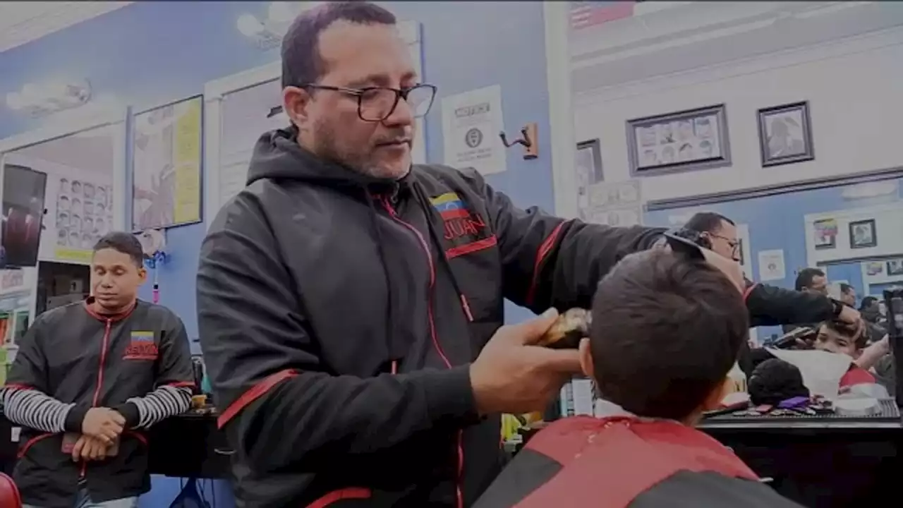 Brooklyn barber offers asylum seekers free housing, haircuts