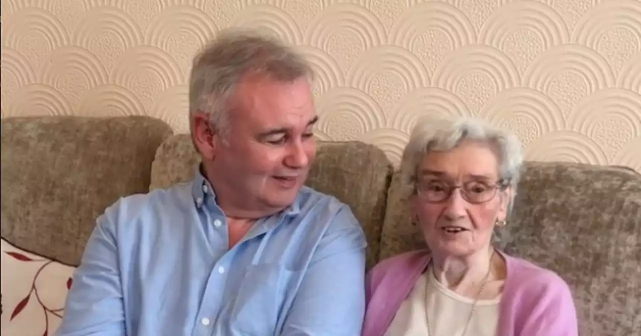 Eamonn Holmes to say final farewell to his mum today