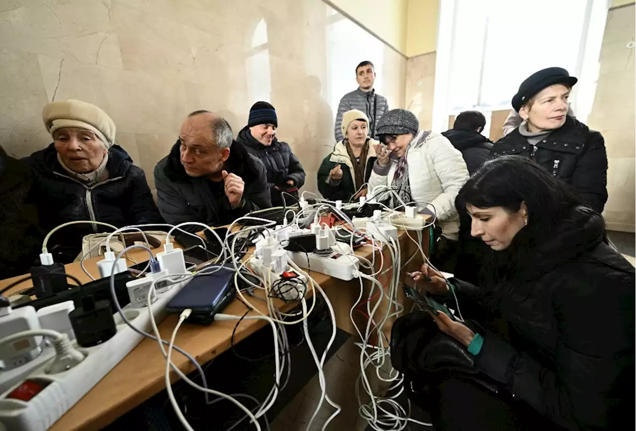 EN DIRECT - Guerre en Ukraine: les habitants de Kherson encouragés à déménager pour l'hiver