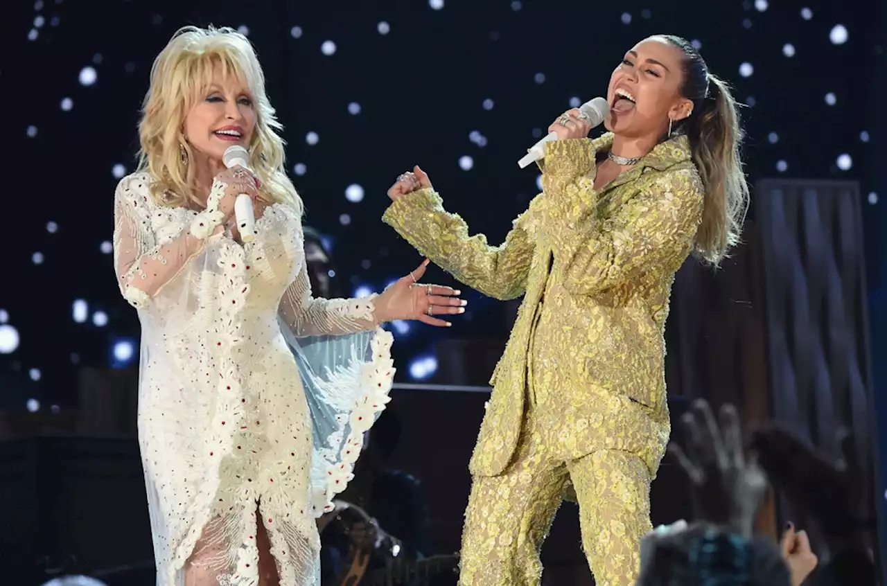 Dolly Parton Joining Miley Cyrus to Co-Host NBC’s 2022 New Year’s Eve Special