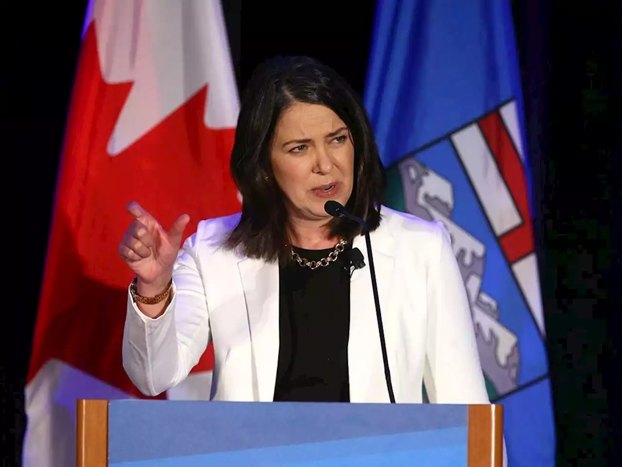 Bell: Danielle Smith's TV pitch to Albertans, what to expect Tuesday