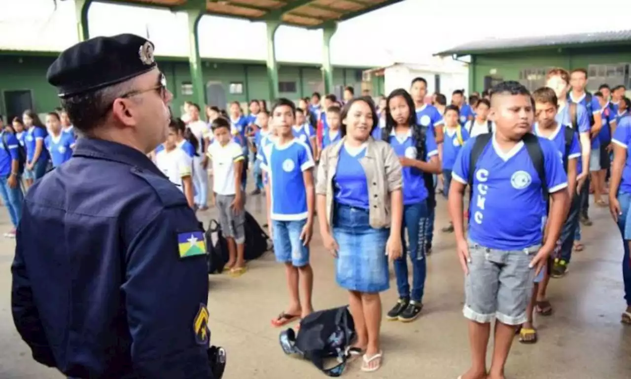 Por que a disciplina militar na escola não funciona | Blog do Assinante