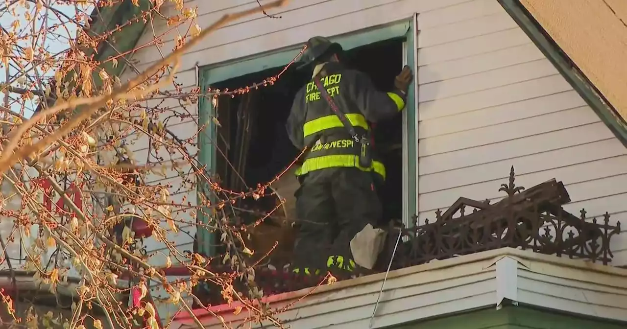 Man dead, firefighter injured in 2-alarm house fire in Humboldt Park