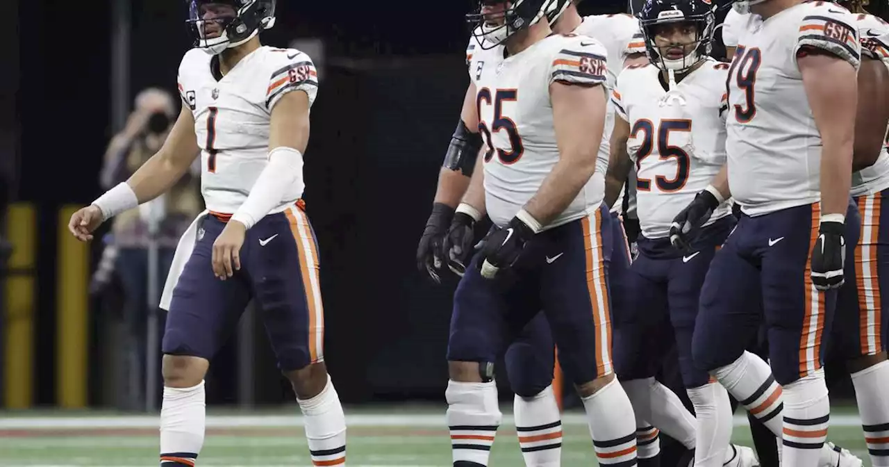 Chicago Bears QB rewind: After another close loss, Justin Fields’ shoulder injury could clear the stage for backup Trevor Siemian