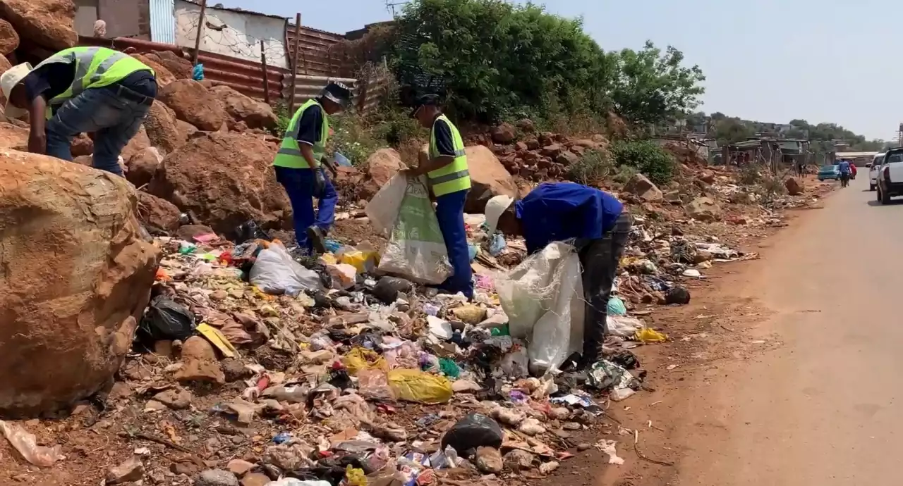 GROUNDUP VIDEO: Recycling entrepreneurs battle to turn Soweto rubbish into income